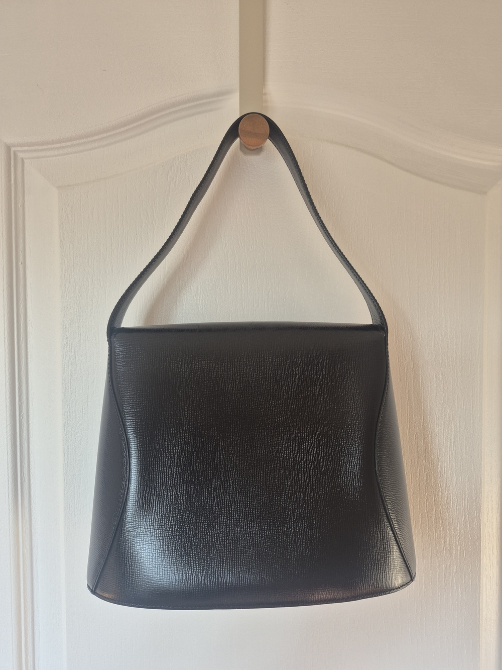 Vintage Dior Black Leather HandBag with Gold Turn-Lock - Picture 3 of 12
